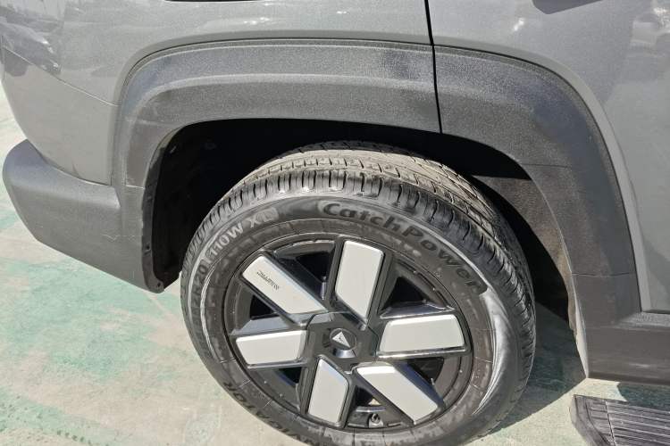 Used Deepal G318 2024 Four-Wheel-Drive Air Suspension Model
