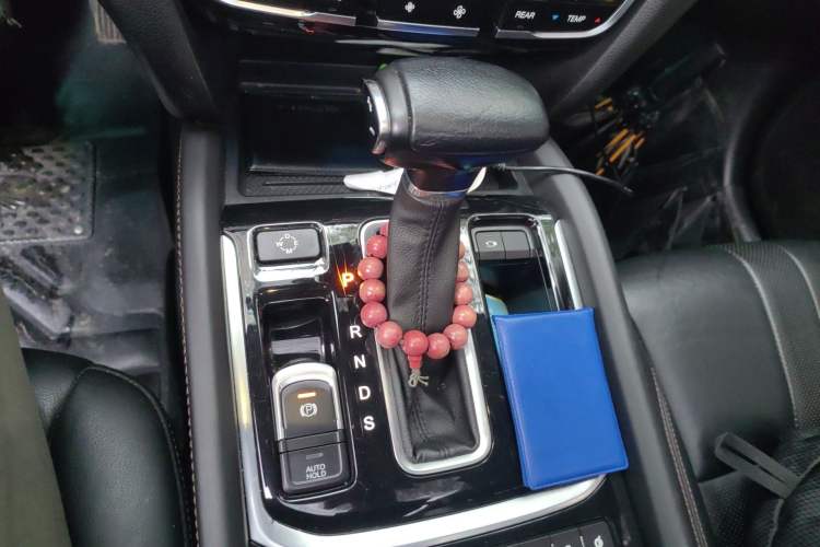 Used GAC Trumpchi GS8 2017 320T Four-Wheel Drive Luxury Smart Connectivity Version (7 Seats) Gear Lever