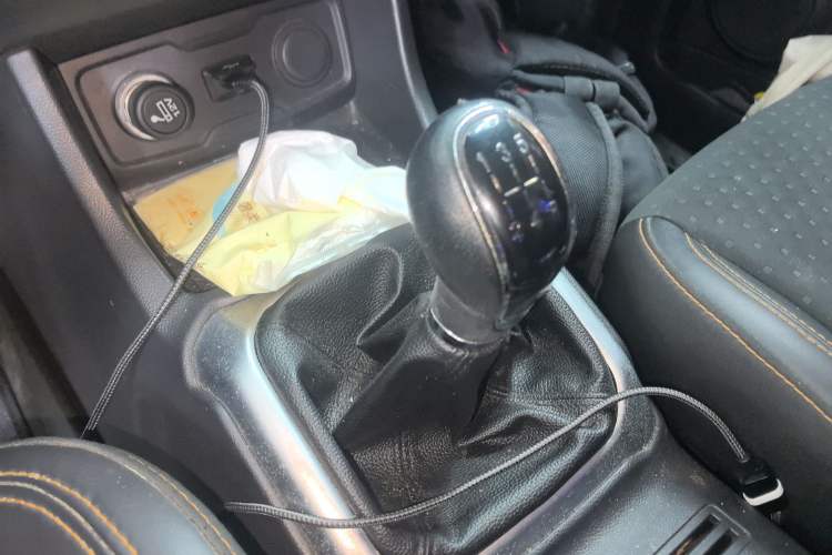 Used CHANGAN OSHAN X70A 2018 1.5L Manual Luxury Model