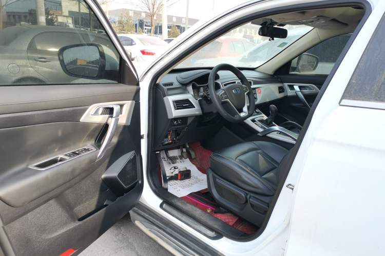 Used Geely Auto Emgrand X7 Sport 2016 2.0L Manual ZhiShang Version