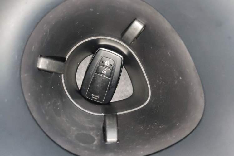 Used Toyota IZOA 2021 2.0L Enjoy Edition Vehicle Key