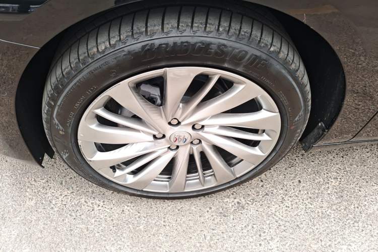 Used Buick LaCrosse 2025 Platinum Avia Edition
