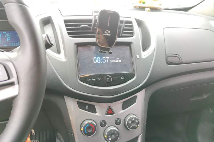 Used Chevrolet Trax 2016 1.4T Automatic Two-Wheel Drive Luxury Version Audio And AC Panel