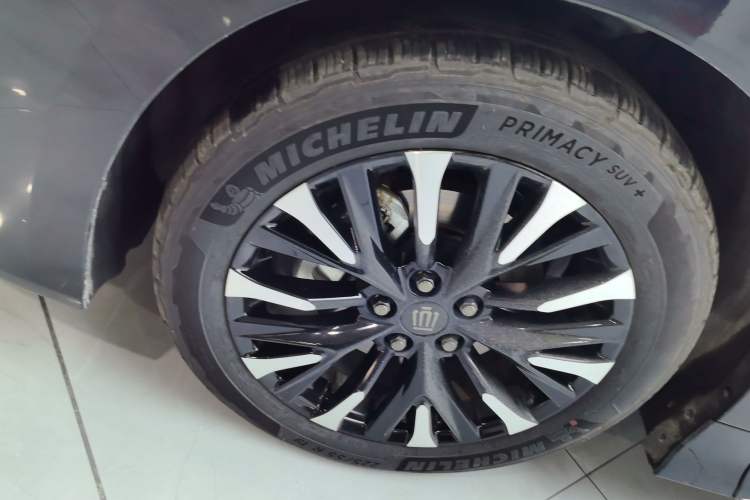 Used Toyota Vellfire 2024 Crown Dual-Engine 2.5L Ultimate Edition Left Front Wheel Hub