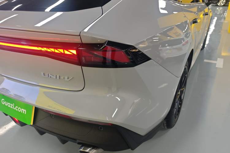 Used CHANGAN UNI-V 2022 1.5T Prestige Version