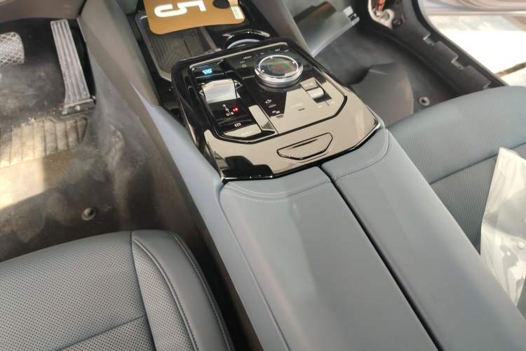 Used BMW i5 2024 eDrive 35L Prestige Luxury Package