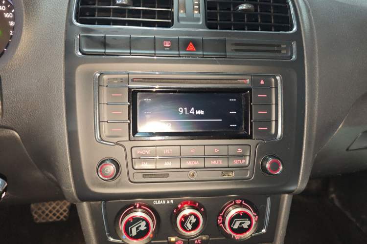 Used Volkswagen Polo 2016 1.6L Automatic Comfort Model Audio And AC Panel