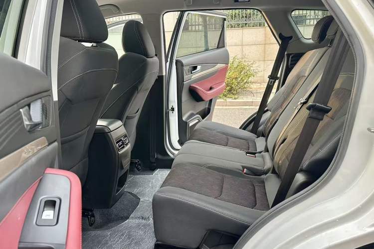 Used JETOUR X70 2023 1.5T DCT Beyond PRO Edition 5-Seater
