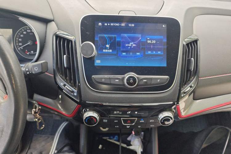 Used Changan CS55 2019 1.5T Manual Colorful Model China VI Standard
