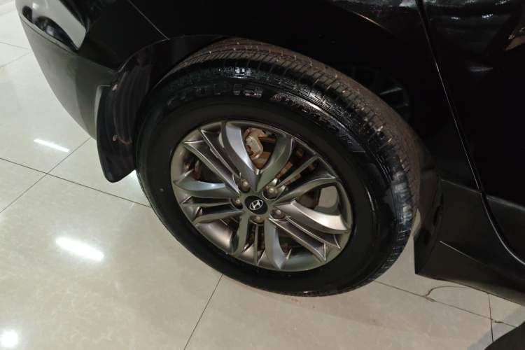 Used Hyundai ix35 2015 2.0L Automatic 2WD Smart Version China V Standard Right Rear Wheel Hub