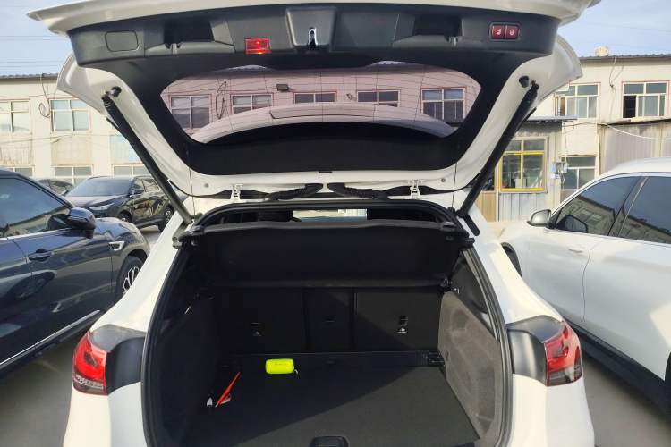 Used Mercedes-Benz GLA 2022 Second Facelift GLA 200 Trunk