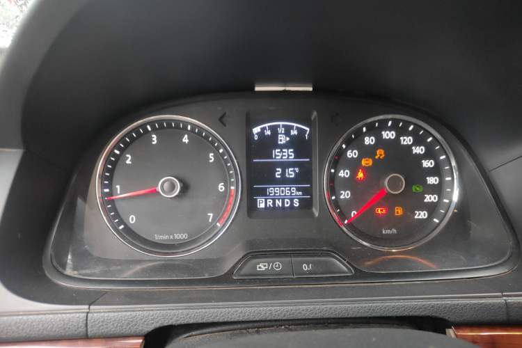 Used Volkswagen Lavida 2013 1.6L Automatic Comfort Edition
