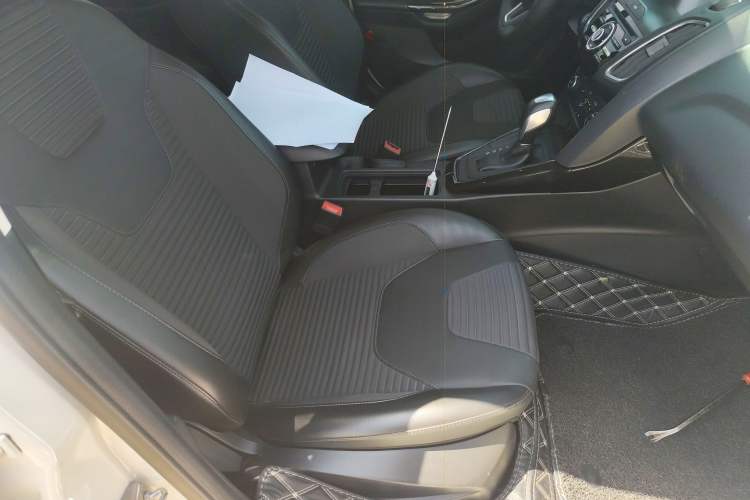 Used Ford Focus 2018 Sedan Classic 1.6L Automatic Trendy SmartDrive Edition Right Front Seat