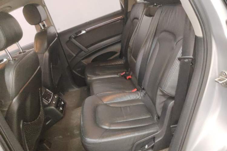 Used Audi Q7 2011 3.0 TFSI Technology (200kW) Left Rear Seat
