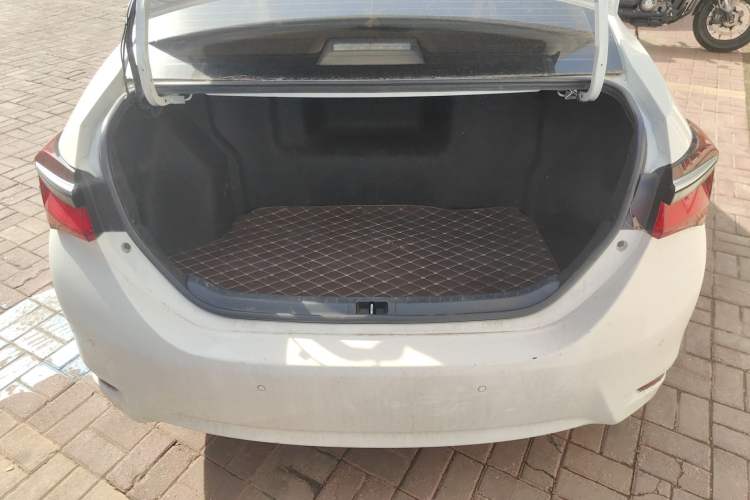 Used Toyota Corolla 2017 Revised Dual-Engine 1.8L E-CVT Elite Edition Trunk