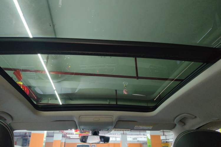 Used Volkswagen Tiguan L 2018 330TSI Automatic Two-Wheel Drive Luxury Edition Headliner