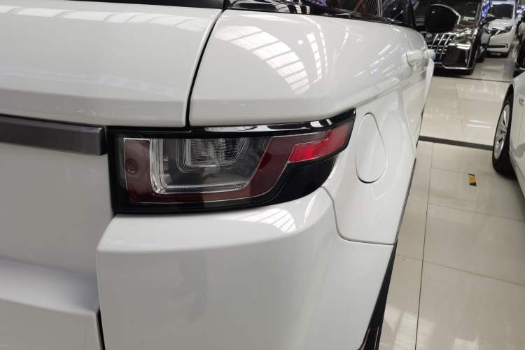 Used Land Rover Range Evoque 2018 240 PS SE Smart Brilliance Edition
