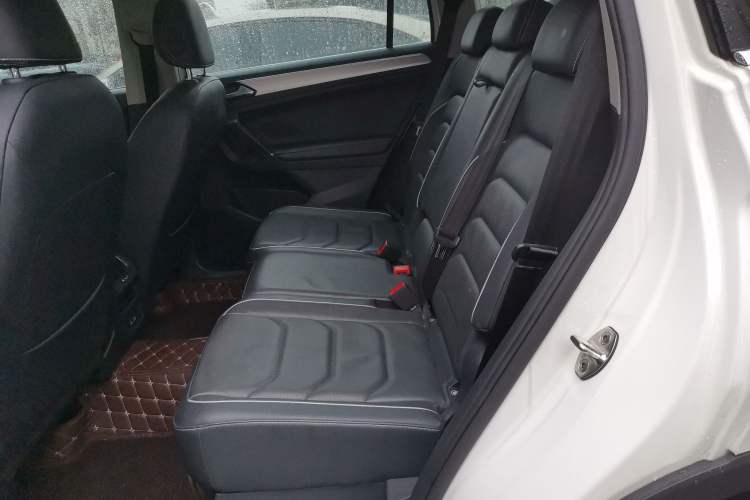 Used Volkswagen Tiguan L 2017 380TSI Automatic All-Wheel-Drive Flagship Edition Left Rear Seat