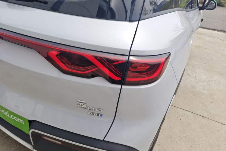 Used BYD Yuan UP 2025 Intelligent Driving Version 401 km Beyond-Range Edition Exterior 3