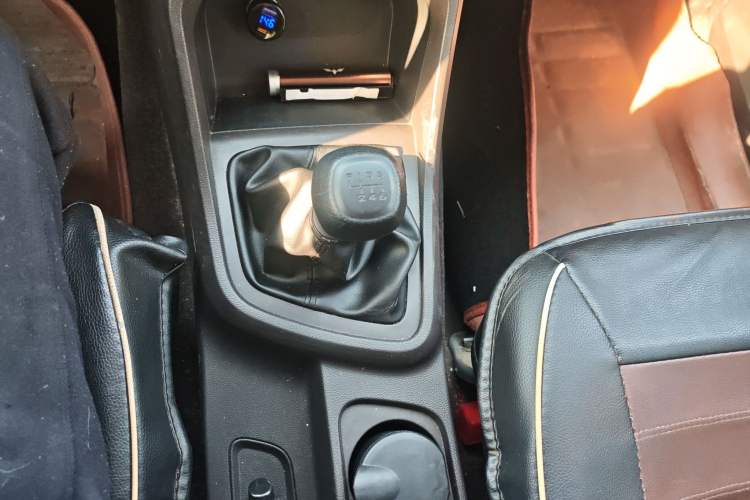 Used Wuling Hongguang V 2019 1.5L Jingqu Version China VI LAR
