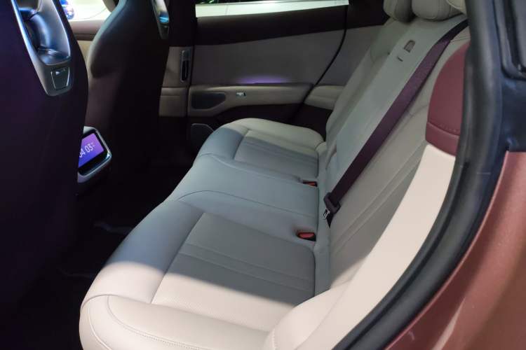 Used Xiaomi Auto YU7 2025 Ultra-Long Range High-Performance All-Wheel-Drive Max Edition
