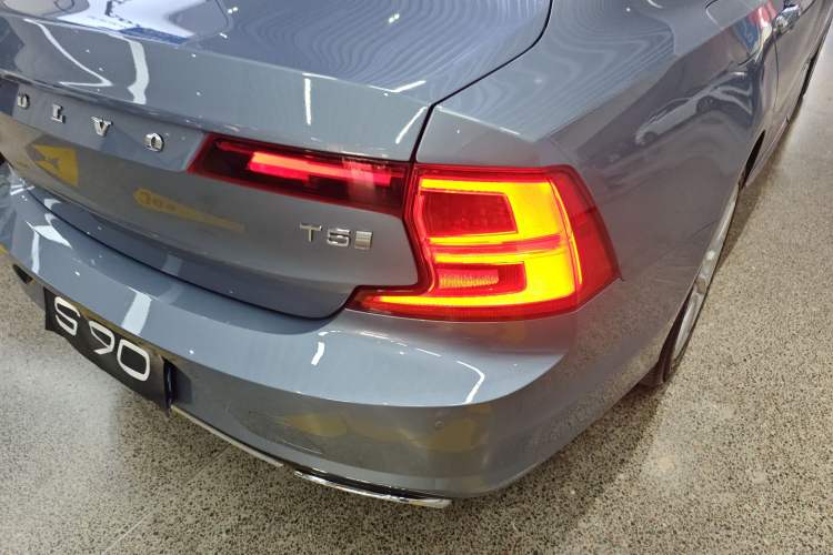 Used Volvo S90 2020 Facelift T5 Smart & Luxurious Edition