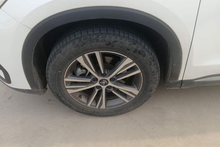 Used BYD Song Pro 2021 1.5T Automatic Xiaoyun Luxury Model Left Front Wheel Hub