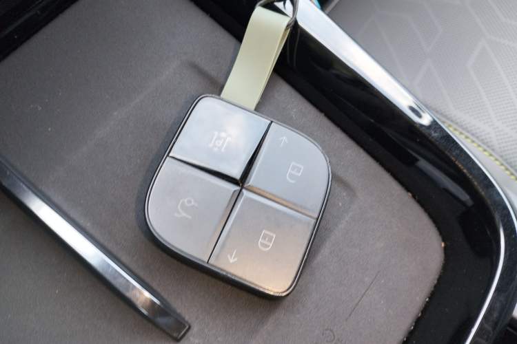 Used Lynk & Co 08 EM-P 2025 220 km All-Wheel-Drive Performance Halo