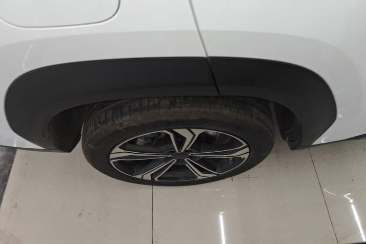 Used Geely Galaxy L7 2025 EM-i 115km Exploration+ Edition Exterior 5