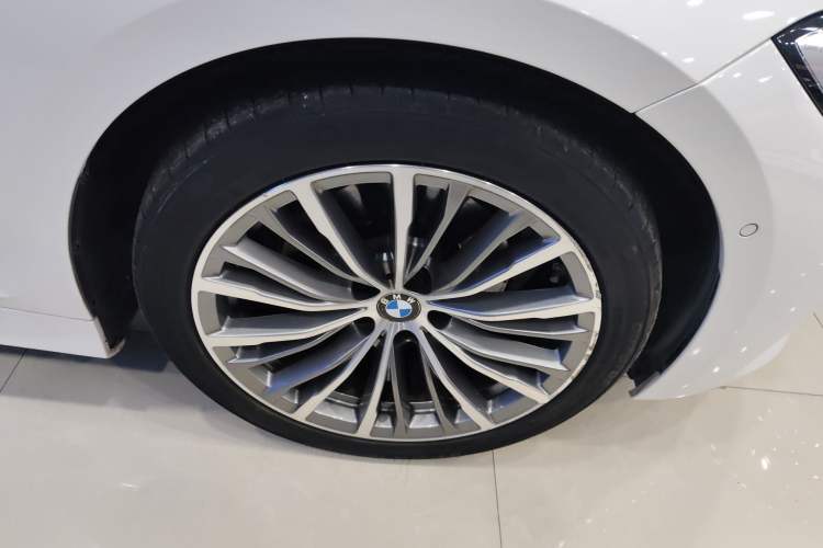 Used BMW 3 Series 2020 325Li First Edition Right Front Wheel Hub