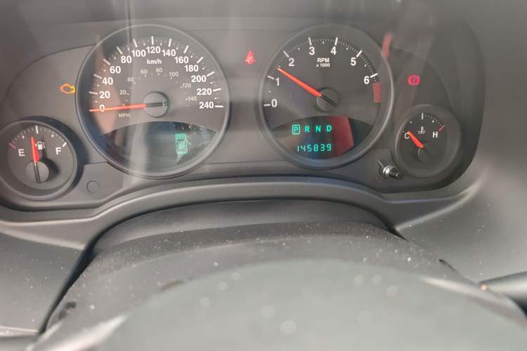 Used Jeep Compass 2013 2.4L four-wheel-drive sport version