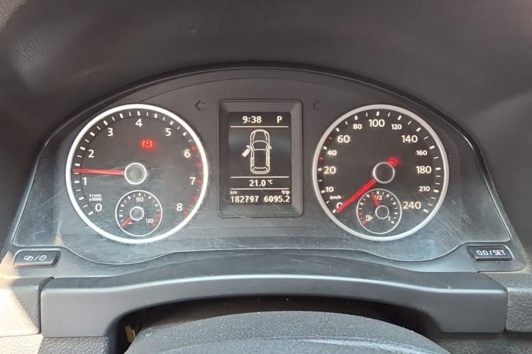 Used Volkswagen Tiguan 2015 1.8TSI Automatic Two-Wheel Drive Comfort Edition Instrument Cluster