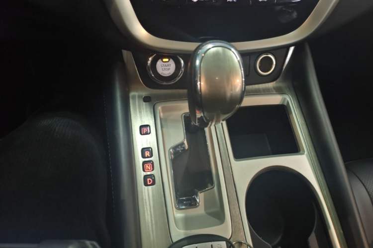 Used Nissan Murano 2021 2.5L XL Two-Wheel Drive Smart Connect Luxury Edition Gear Lever