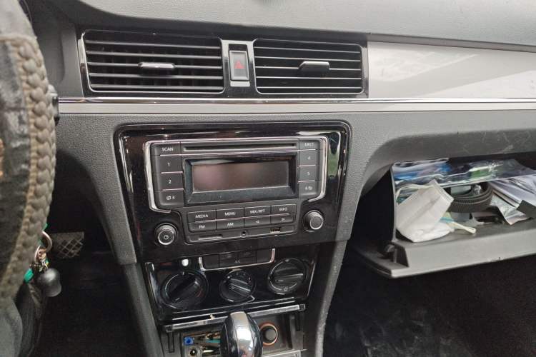 Used Volkswagen Bora 2013 1.6L Automatic Fashion Model