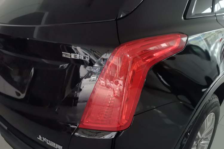 Used Cadillac XT5 2016 25T Luxury Model Right Rear Taillight