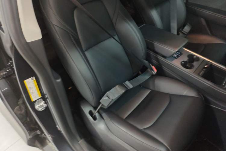 Used Tesla Model Y 2024 Rear-Wheel-Drive Version Right Front Seat