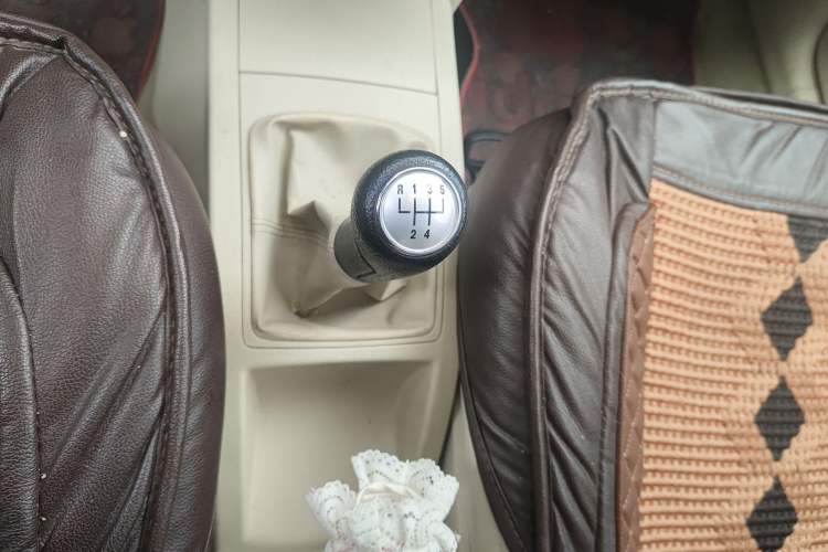 Used Volkswagen Polo 2009 Jingqu 1.4L Manual Elegant Edition Gear Lever