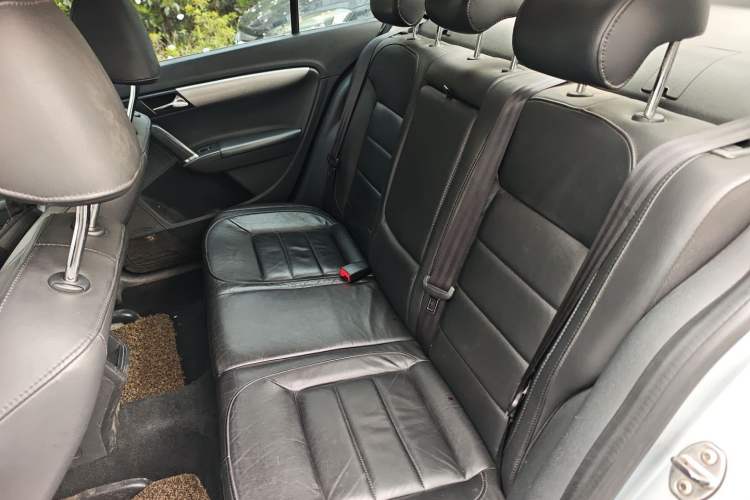 Used Volkswagen Lavida 2013 1.6L Automatic Comfort Edition Left Rear Seat