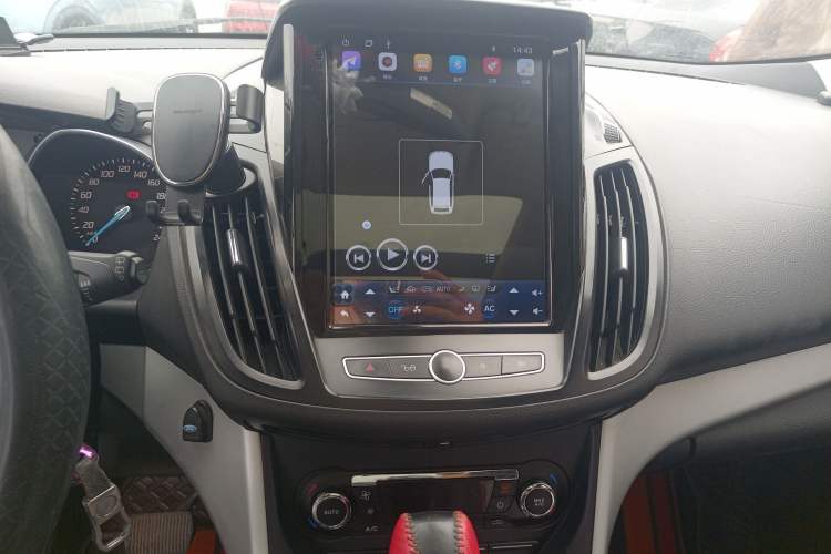 Used Ford Kuga 2015 1.5L GTDi Two-Wheel Drive Fashion Edition Audio And AC Panel