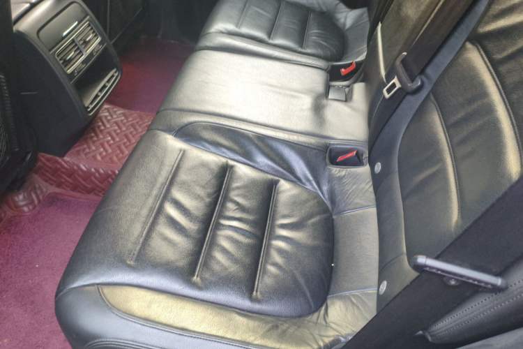 Used Volkswagen Touareg 2011 3.0 TDI Diesel Comfort Version Left Rear Seat