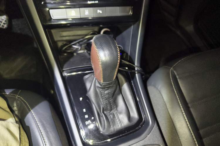 Used Volkswagen Touran 2016 Volkswagen Touran L 280TSI DSG Comfort Edition
