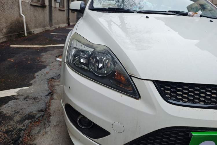 Used Ford Focus 2013 Hatchback Classic 1.8L Automatic Fashion Edition
