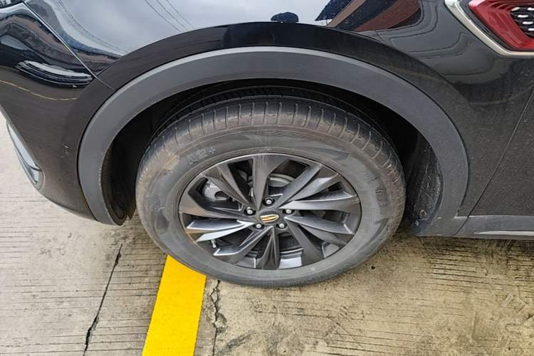 Used Hongqi HS5 2025 2.0T Two-Wheel Drive Flagship Pro Edition
