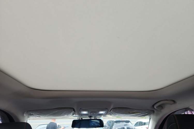 Used CHANGAN OSHAN X7 2020 1.5T Automatic Luxury Version Headliner