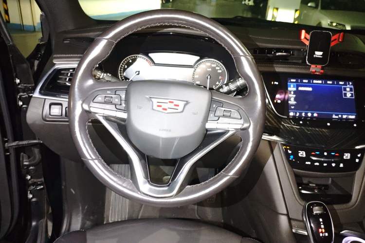 Used Cadillac XT6 2021 28T Six-Seater Four-Wheel-Drive Luxury Version Steering Wheel