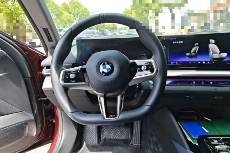 Used BMW 5 Series 2024 530Li Luxury Edition M Sport Package Steering Wheel