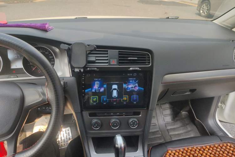 Used Volkswagen Golf 2016 1.6L Automatic Fashion Model Audio And AC Panel