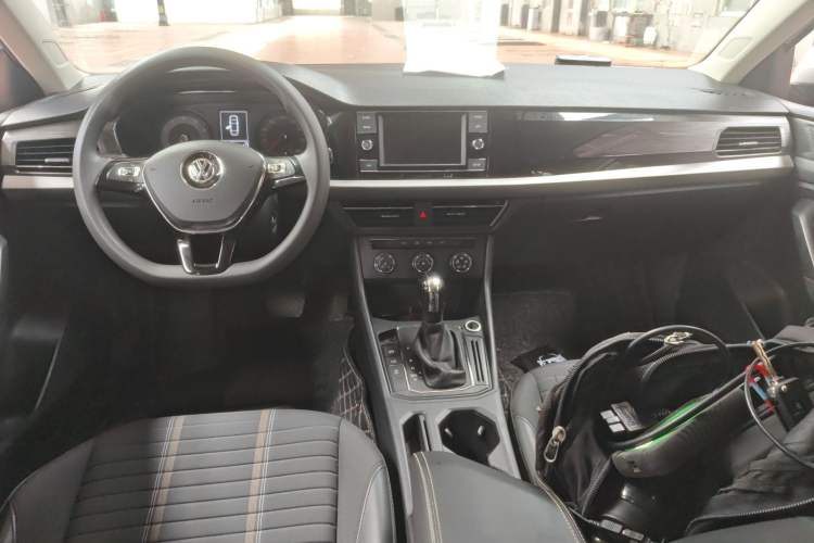 Used Volkswagen Lavida 2019 1.5L Automatic Vision Edition China VI Standard Center Console