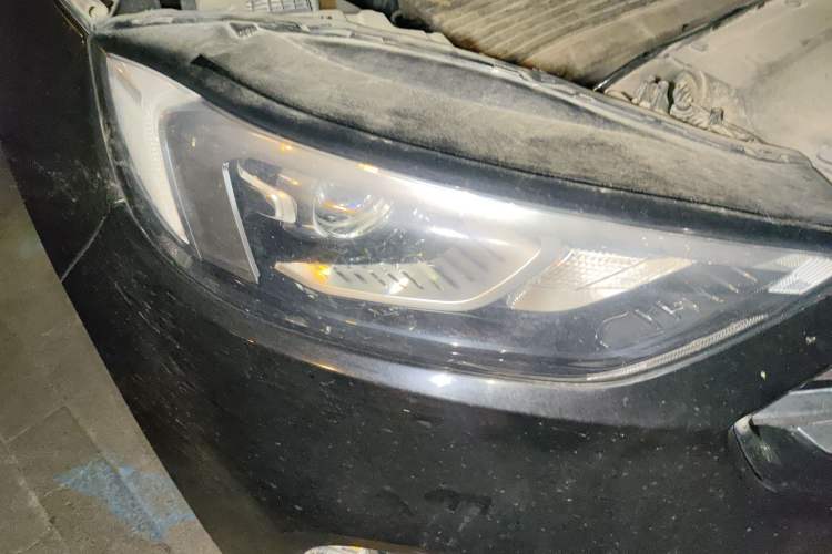 Used Ford Edge 2020 EcoBoost 245 Two-Wheel-Drive Platinum Edition 5 Seats Right Front Headlight