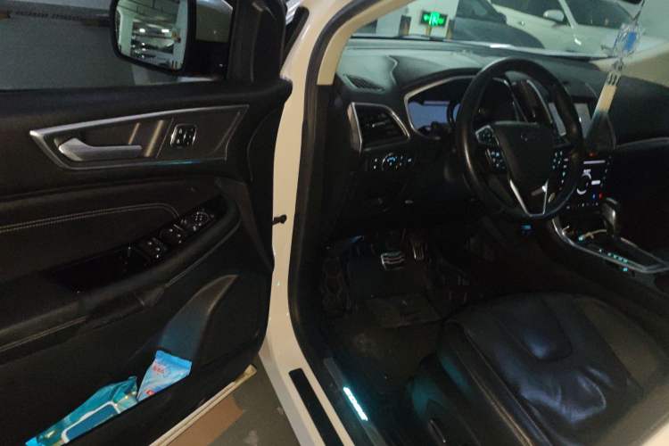 Used Ford Edge 2016 EcoBoost 245 Four-Wheel Drive Titanium 7-Seater